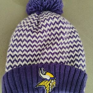 Purple and White Minnesota Vikings  Pom-Pom Fleece-Lined Beanie